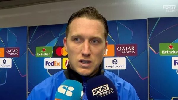 泽林斯基：齐沃让每个球员都加入  进来，我们不光只有11个固定杆位