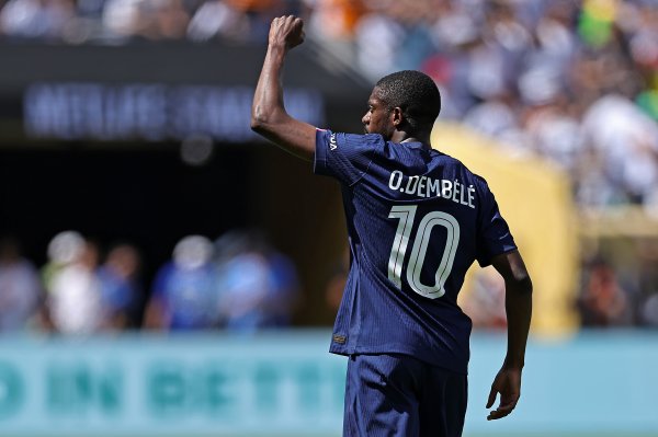 巴黎名宿：登贝莱像在街头射门的巴西人 对内马尔的受伤  感到遗憾