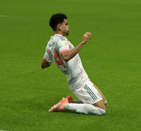 赛事  转折点！迪亚斯第35分钟扳平球明显越位违例  ，但德国杯前2轮无VAR